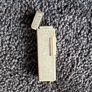 Vintage Intricate Silver Lighter